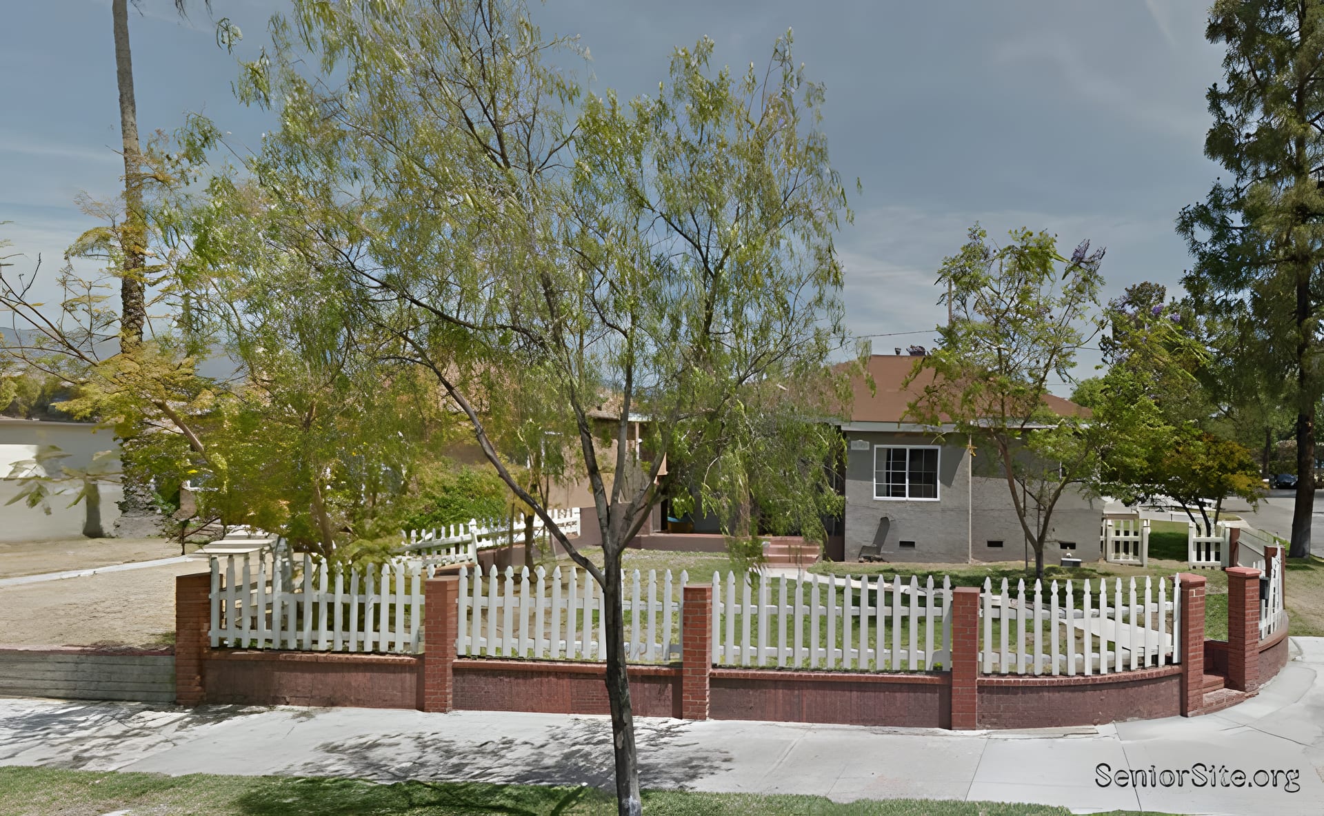Bootstrap via serper_images (https://seniorsite.org/property/show/skyhill-quality-living-burbank-ca)