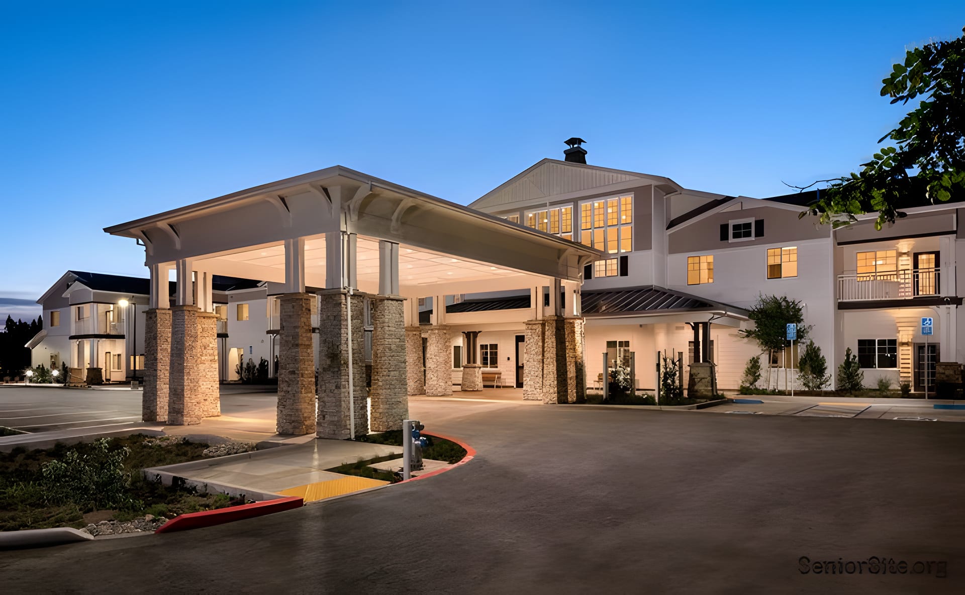 Bootstrap via serper_images (https://seniorsite.org/property/show/sunset-house)