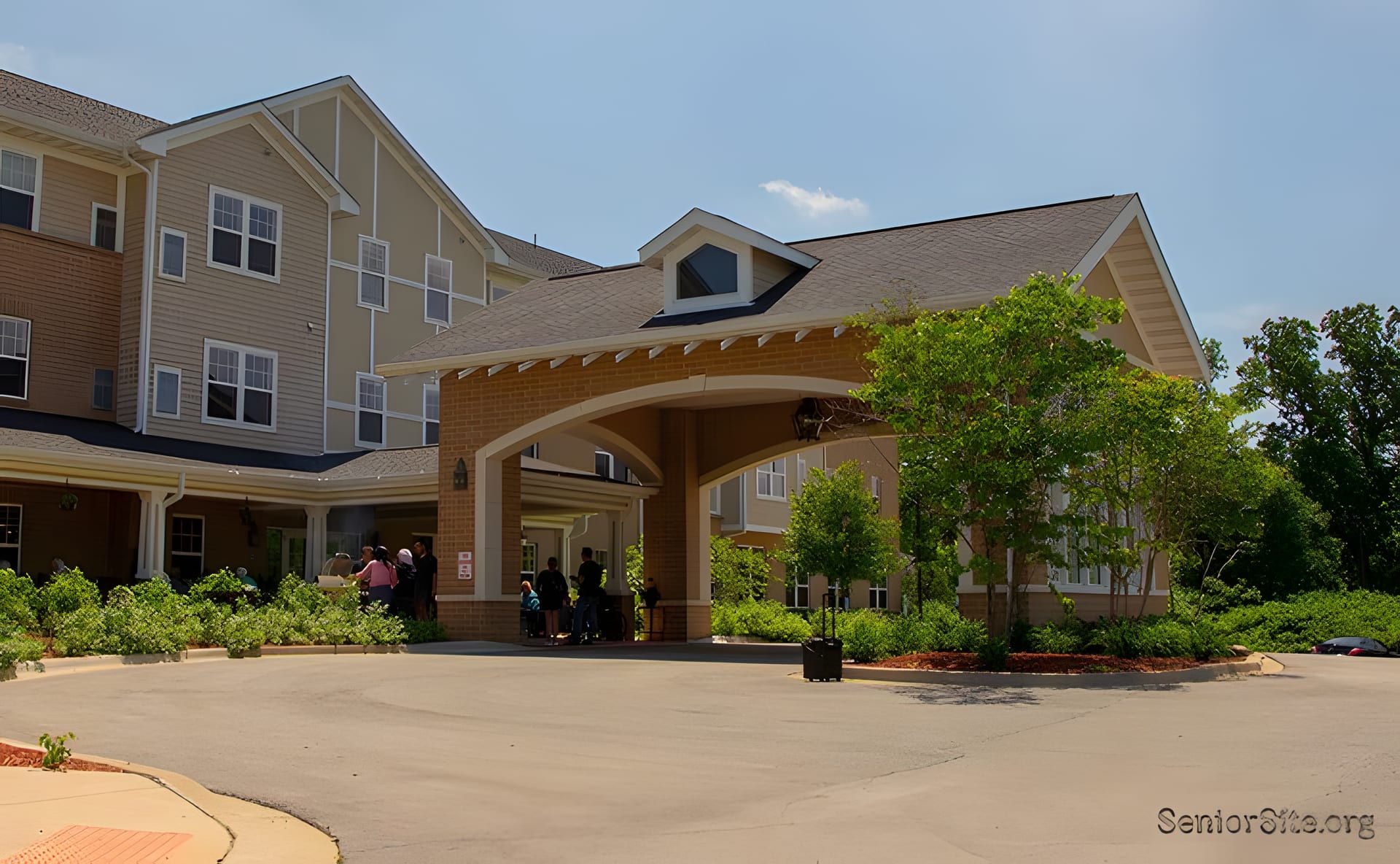 Bootstrap via serper_images (https://seniorsite.org/property/show/bright-oaks-of-aurora)