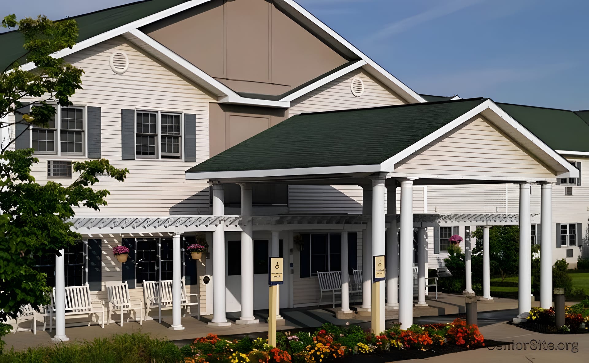 Bootstrap via serper_images (https://seniorsite.org/property/show/kenwood-manor-at-good-samaritan-village)